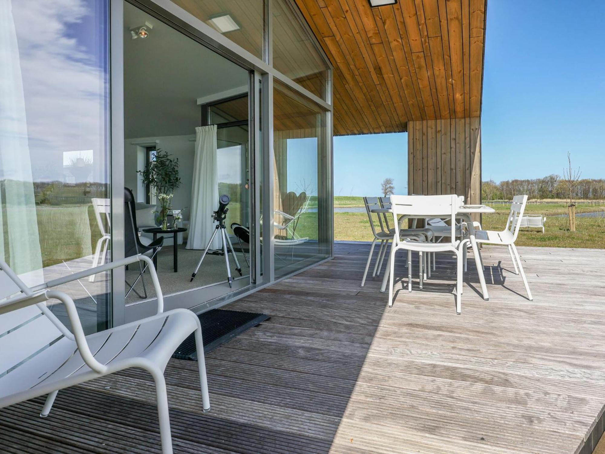 Vakantiehuis Tranquil With Garden